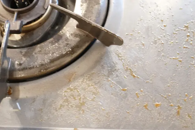 キッチンまわりの油汚れ