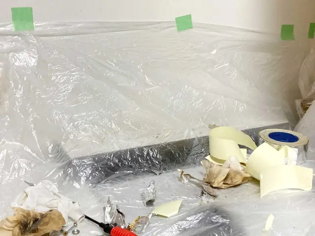 キッチンの養生作業