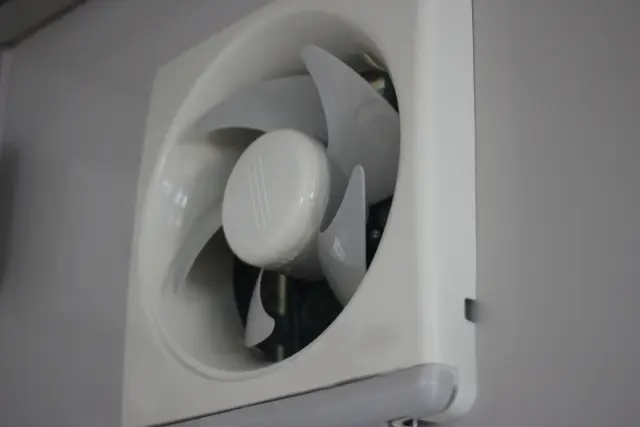 プロペラ式換気扇クリーニング