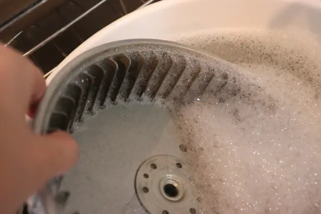 シロッコファンの油汚れ